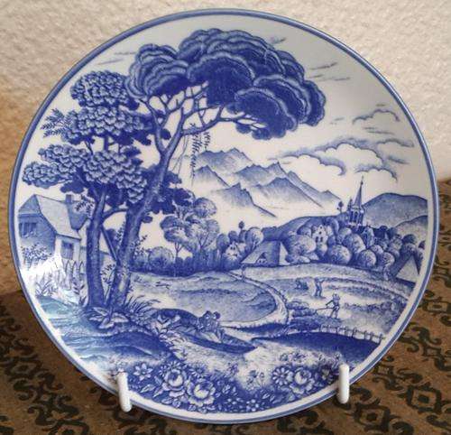 2 Small Staffordshire Blue Display Plates (bid/plate)