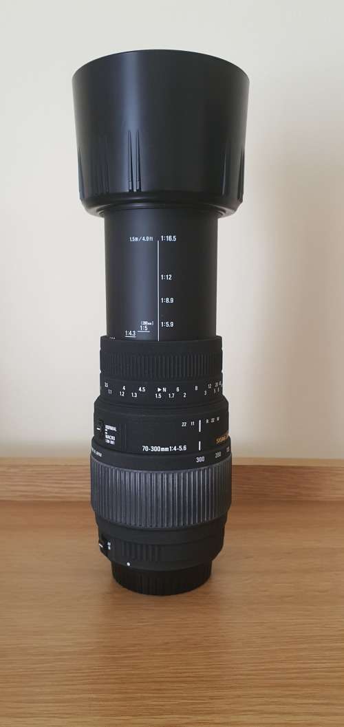 SIGMA DG LENS 700 -300mm Lens for Canon DSLR cameras