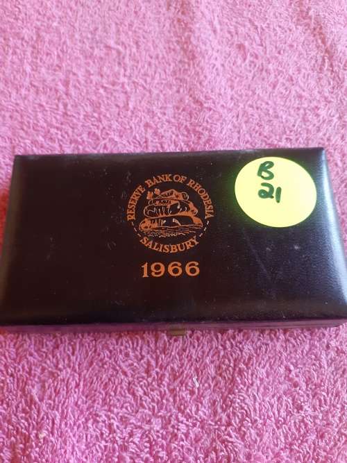 Wooden Coin Holder Box. Reserve Bank of Rhodesia - Salisbury 1966