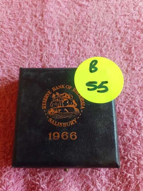 Wooden Coin Holder Box. Reserve Bank of Rhodesia - Salisbury 1966