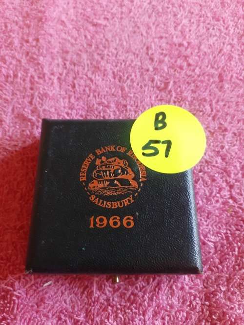 Wooden Coin Holder Box. Reserve Bank of Rhodesia - Salisbury 1966