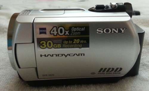 Sony DCR-SR42 Handycam 30GB HDD X40 Optical Zoom camera & docking station