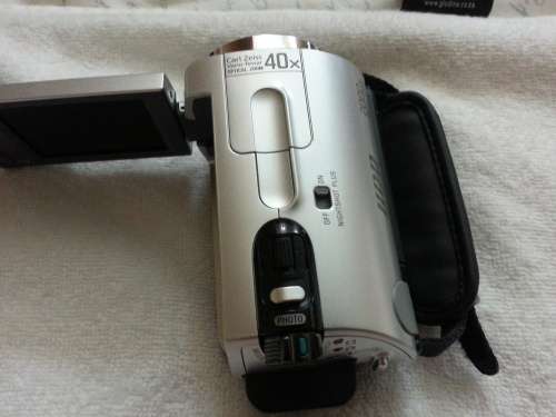 Sony DCR-SR42 Handycam 30GB HDD X40 Optical Zoom camera & docking station