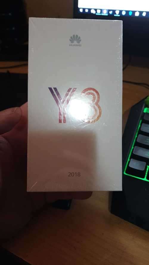 Huawei Y3 (2018) Smartphone (CAG-L02)