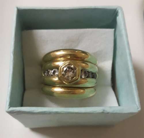 Gold Ladies Ring with 1 diamond & 6 cubic zirconias