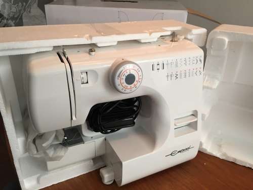 Empisal Sewing Machine Expression 889