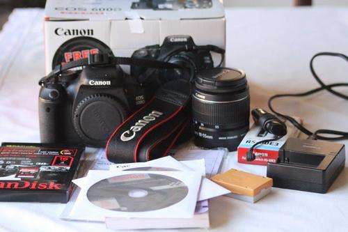 ** AS NEW CONDITION ** Canon 600D with accessories