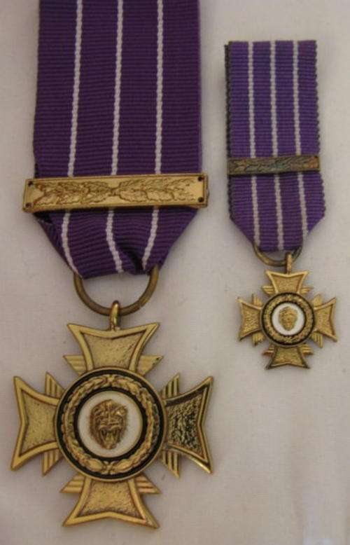 BRONZE CROSS OF RHODESIA (B.C.R.) FULL SIZE & MINIATURE