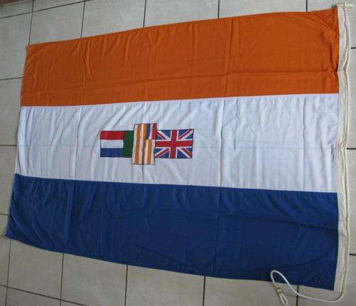 OLD SA FLAG DATED 1993 MEAUSRES 180X120cm.  IN VERY GOOD CONDITION