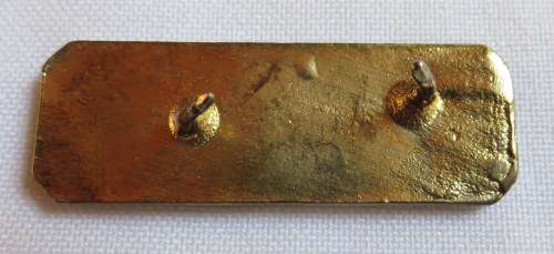 SAAF INSTRUCTOR QUALIFICATION BREAST BADGE-GOLD RIFLE IN BLUE- 2 PINS