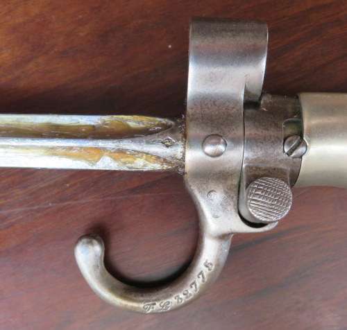 FRENCH 1886 BAYONET WITH WHITE METAL HILT,QUILLON & PRESS CATCH-OVERALL LENGTH 63,8CM-COMES WITH MET