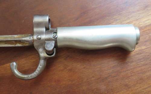 FRENCH 1886 BAYONET WITH WHITE METAL HILT,QUILLON & PRESS CATCH-OVERALL LENGTH 63,8CM-COMES WITH MET