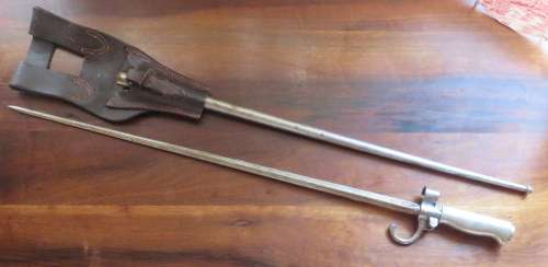 FRENCH 1886 BAYONET WITH WHITE METAL HILT,QUILLON & PRESS CATCH-OVERALL LENGTH 63,8CM-COMES WITH MET