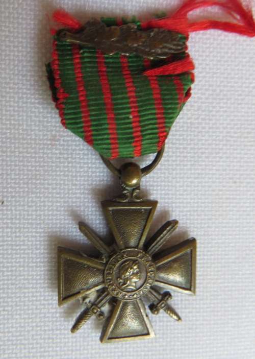 WW1 FRENCH MINIATURE CROIX DE GUERRE MEDAL