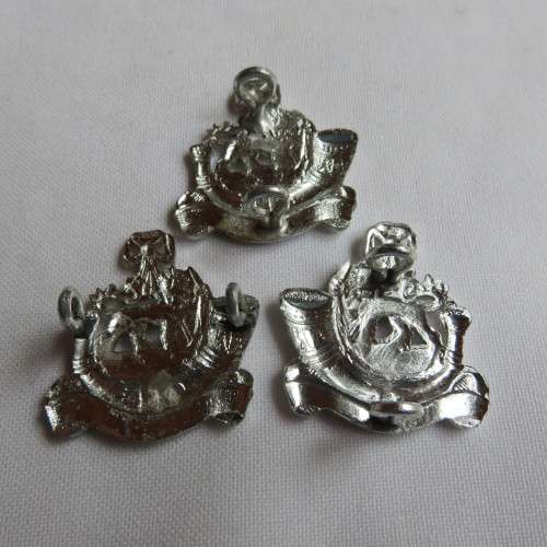 RHODESIAN LIGHT INFANTRY CAP & COLLARS-ANODISED-LUGS INTACT- 1970-1980