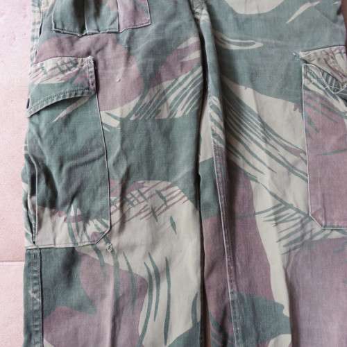 RHODESIAN CAMO TROUSERS SIZE 30-PIPE LENGTH 74CM-PLEASE TAKE NOTE THAT THIS TROUSERS IS IN USED COND