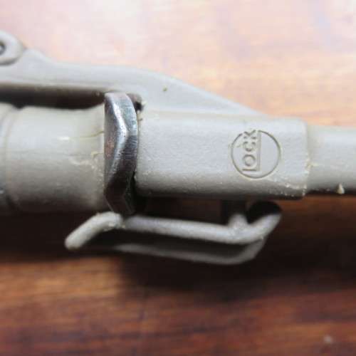 AUSTRIAN 1981 GLOCK MILITARY SAW BACK FIGHTING KNIFE & SCABBARD