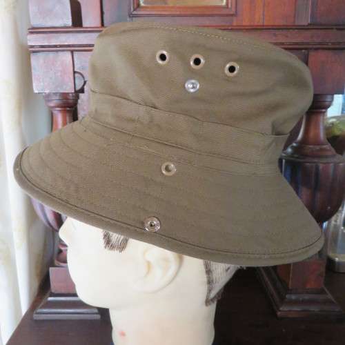 KIDS BUSH HAT SIZE 43