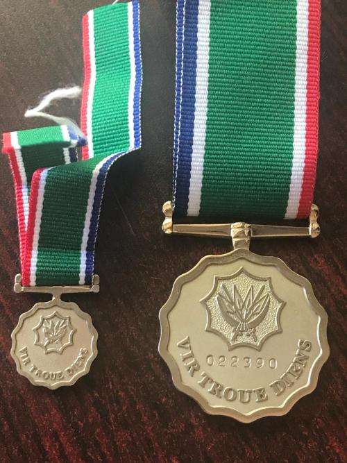 SANDF MEDAL FOR LOYAL SERVICE -FULL SIZE + MINIATURE -FULL SIZE NUMBERED