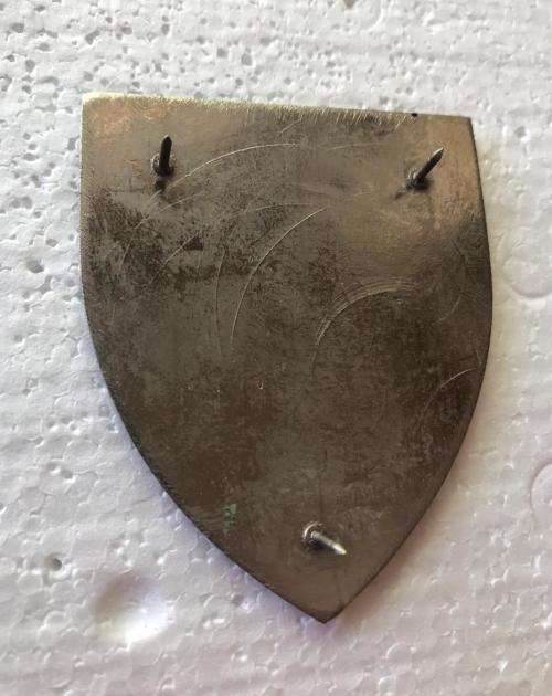 8 ARMOURED BRIGADE FLASH- ORIGINAL- 3 PINS