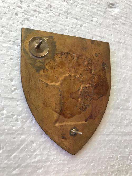 BETHLEHEM COMMANDO FLASH- ORIGINAL- 2 PINS- ONE REPLACED