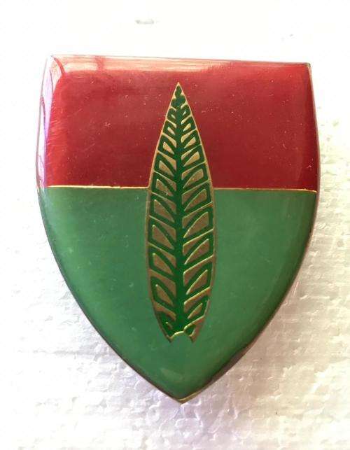 10TH ANTI AIRCRAFT REGIMENT FLASH- GOLD TYPE- 3 PINS- ORIGINAL