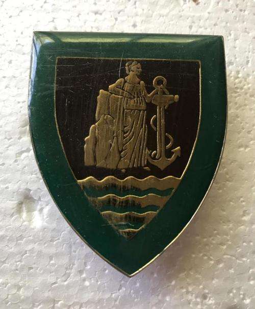 SA CORPS SERVICE BATTALION FLASH- 3 PINS- ORIGINAL--LIGHTER GREEN VARIATION