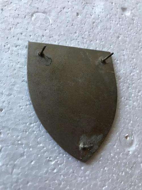 1 MILITARY TOWN MANAGEMENT FLASH- 3 PINS- ORIGINAL