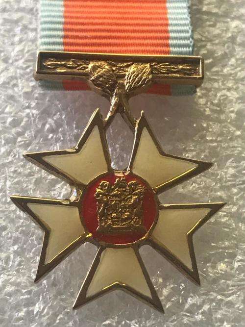 9CT GOLD(MARKED) PRO VIRTUTE DECORATION-MINIATURE- INSTITUTED 1987