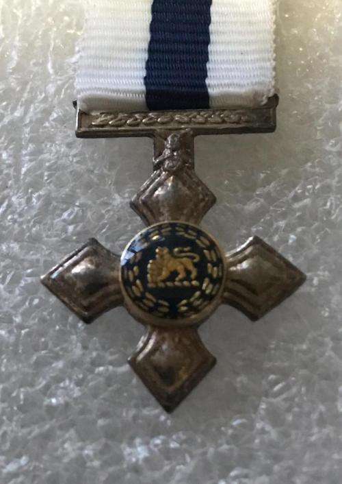 MINIATURE NAVY CROSS AUTHENTIC SILVER MEDAL- SILVER MARKING ON SUSPENDER-INSTITUTED 1991