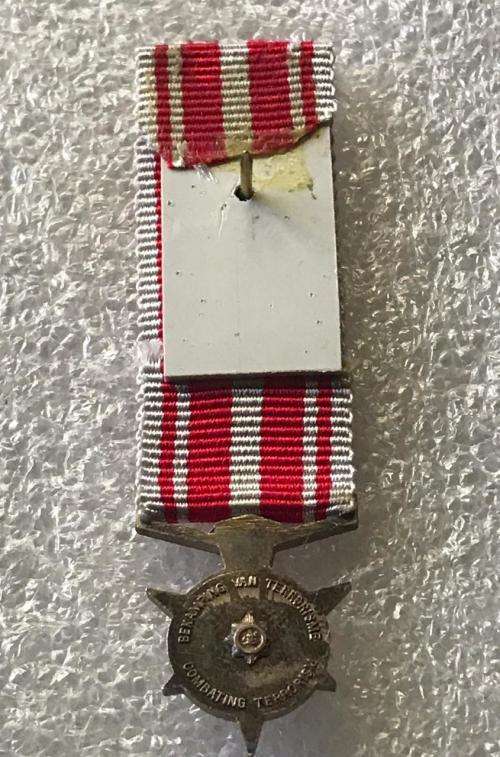 MINIATURE SA POLICE MEDAL FOR COMBATING TERRORISM (1974)-SILVER MEDAL