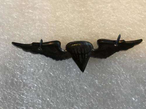 SWA BASIC PARACHUTE QUALIFIED WING-OXIDISED SILVER BREAST BADGE-APPROVED IN 1982- 2 PINS