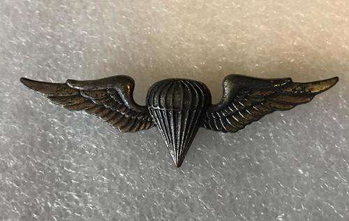 SWA BASIC PARACHUTE QUALIFIED WING-OXIDISED SILVER BREAST BADGE-APPROVED IN 1982- 2 PINS