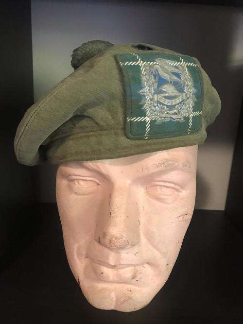 FIRST CITY REGIMENT BERET WITH TOPPER CAP BADGE