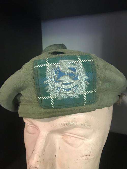 FIRST CITY REGIMENT BERET WITH TOPPER CAP BADGE