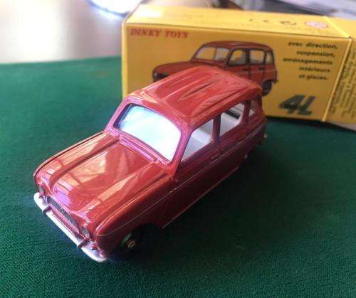 DINKY TOYS-DIE CAST MODEL-RENAULT 4L-SCALE 1.43-CONDITION MINT NEW-BOXED 7 SOLD WITH 13 PAGE BOOKLET