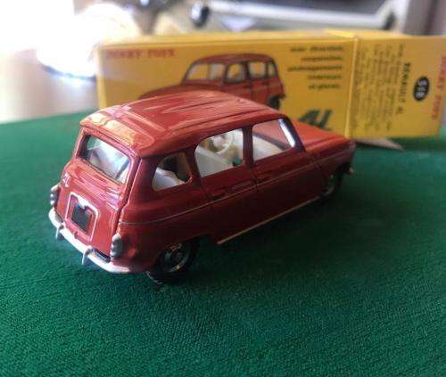 DINKY TOYS-DIE CAST MODEL-RENAULT 4L-SCALE 1.43-CONDITION MINT NEW-BOXED 7 SOLD WITH 13 PAGE BOOKLET