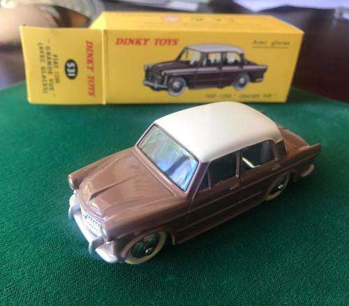 DINKY TOYS-DIE CAST MODEL FIAT 1200 GRANDE VUE-SCALE 1:43-CONDITION MINT NEW-BOXED & SOLD WITH 13 PA