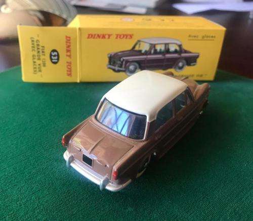 DINKY TOYS-DIE CAST MODEL FIAT 1200 GRANDE VUE-SCALE 1:43-CONDITION MINT NEW-BOXED & SOLD WITH 13 PA