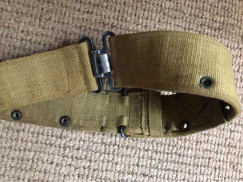 BRITISH PATTERN 1944 CANVAS WEB BELT IN EXCELLENT CONDITION