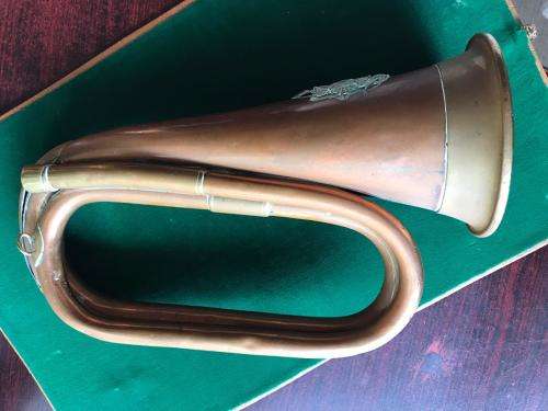 ORIGINAL HEAVY COPPER BUGLE WITH BORDER REGT. BADGE- WORN FROM 1901