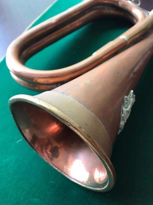 ORIGINAL HEAVY COPPER BUGLE WITH BORDER REGT. BADGE- WORN FROM 1901