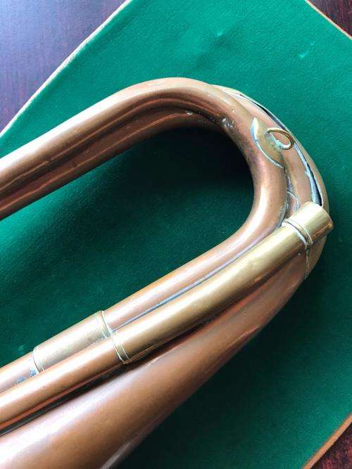 ORIGINAL HEAVY COPPER BUGLE WITH BORDER REGT. BADGE- WORN FROM 1901