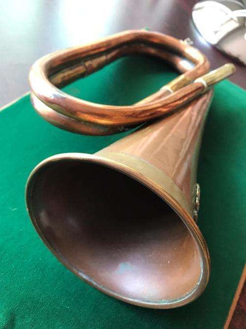 ORIGINAL HEAVY COPPER BUGLE WITH BOER WAR PERIOD RIFLE BRIGADE BADGE