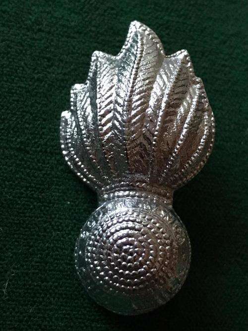 ARTILLERY CHROMED COLLAR BADGE-ALSO WORN AS A BERET BADGE-POST 1976- 2 PINS