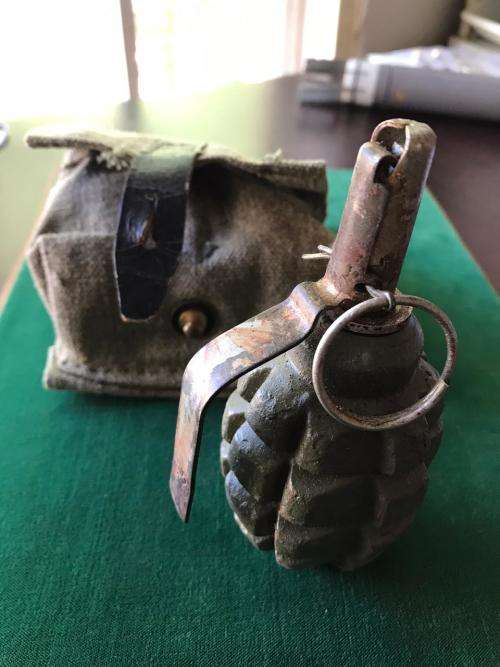 BORDER WAR PERIOD F1 INERT RUSSIAN FRAGMENTATION HANDGRENADE WITH ORIGINAL WEBBING POUCH,HOLDING 2 G