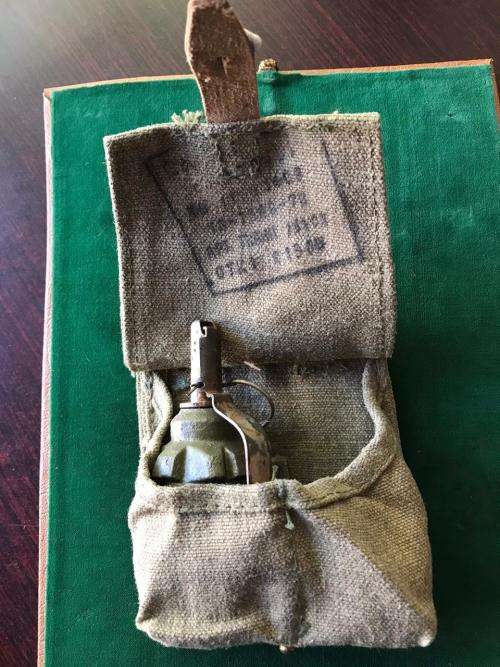 BORDER WAR PERIOD F1 INERT RUSSIAN FRAGMENTATION HANDGRENADE WITH ORIGINAL WEBBING POUCH,HOLDING 2 G
