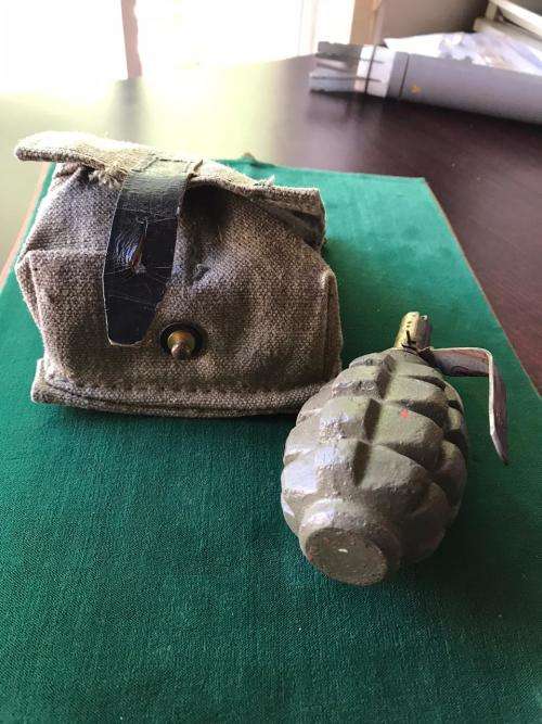 BORDER WAR PERIOD F1 INERT RUSSIAN FRAGMENTATION HANDGRENADE WITH ORIGINAL WEBBING POUCH,HOLDING 2 G