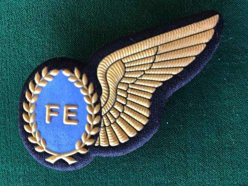 SAASF FLIGHT ENGINEER TUPPER WING IN GOLD-3 PINS