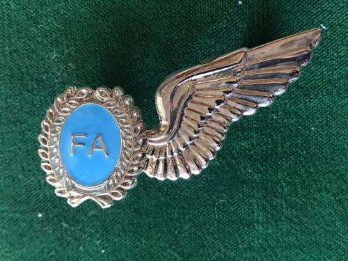 SAAF FLIGHT ENGINEER ATTENDANT,FULL SIZE WING IN SILVER- 2 PINS